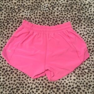🩷Lululemon Hotty Hot Low Rise shorts🩷